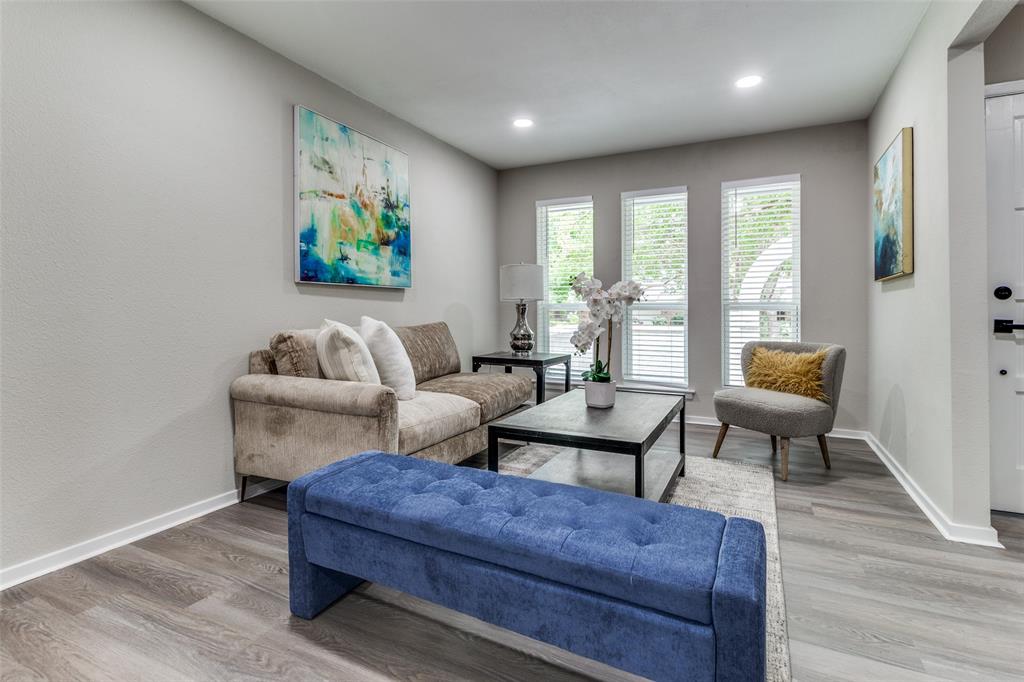 1109 Sherwood Drive