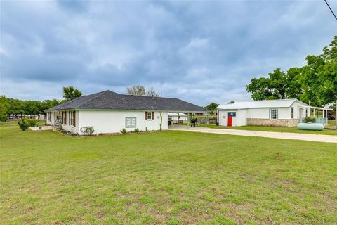 1290 CR 3355 Paradise TX 76073