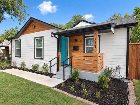 Photo of 6927 Overlook Drive, Dallas, TX 75227 (MLS # 21386142)
