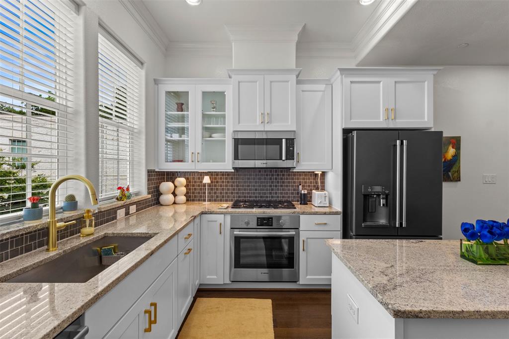 7333 Valley View Lane 807