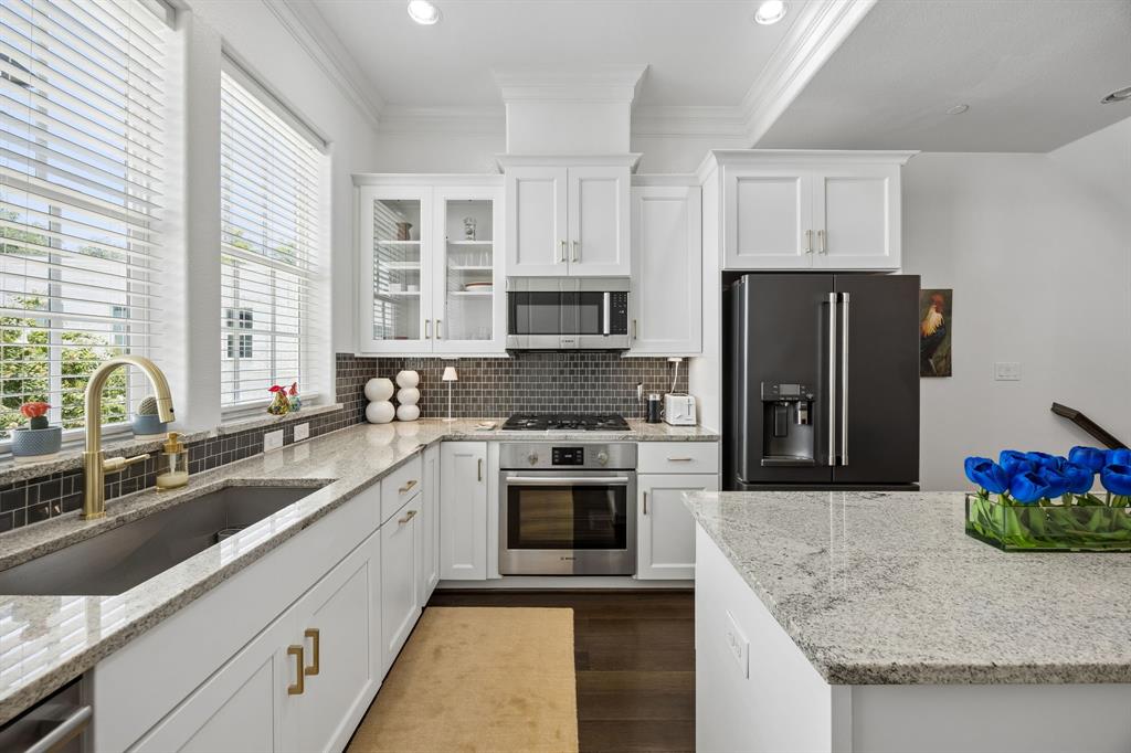 7333 Valley View Lane 807