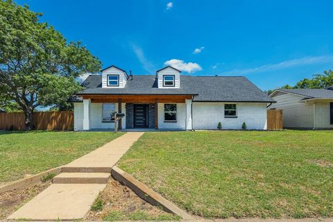 703 E Center Street E Duncanville TX 75116