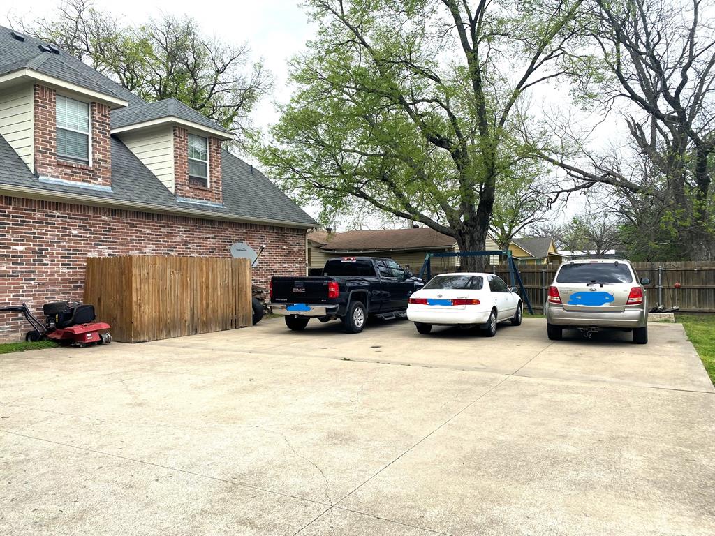 514 E Brockett Street 516