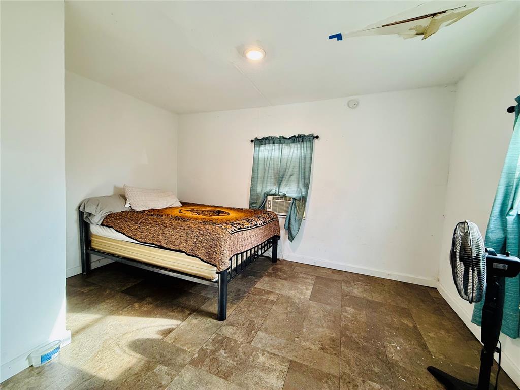 5203 Sam Houston Drive