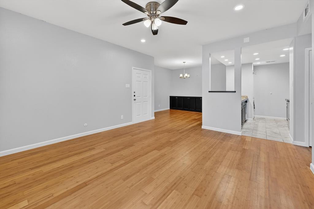 Woods On Park Lane Condos - Residential