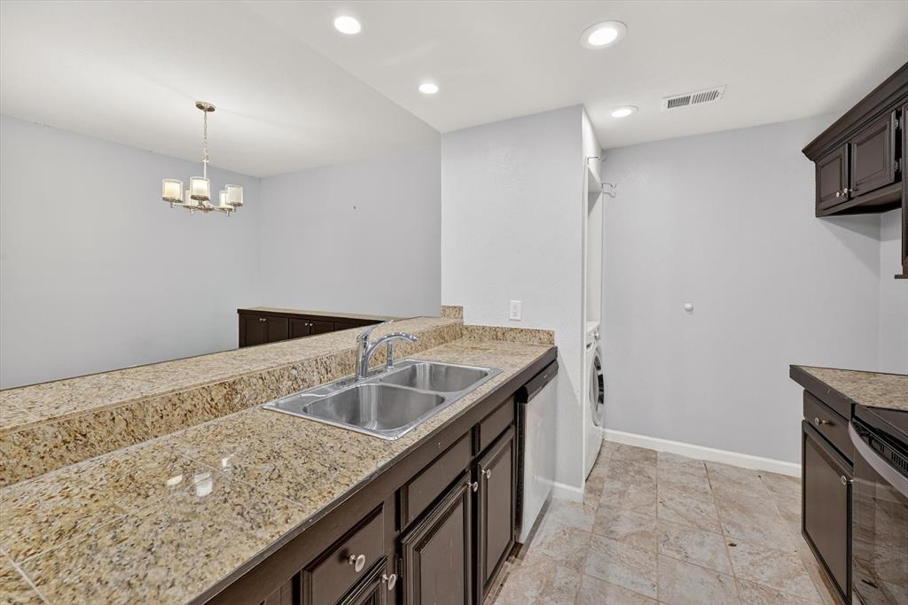 Woods On Park Lane Condos - Residential