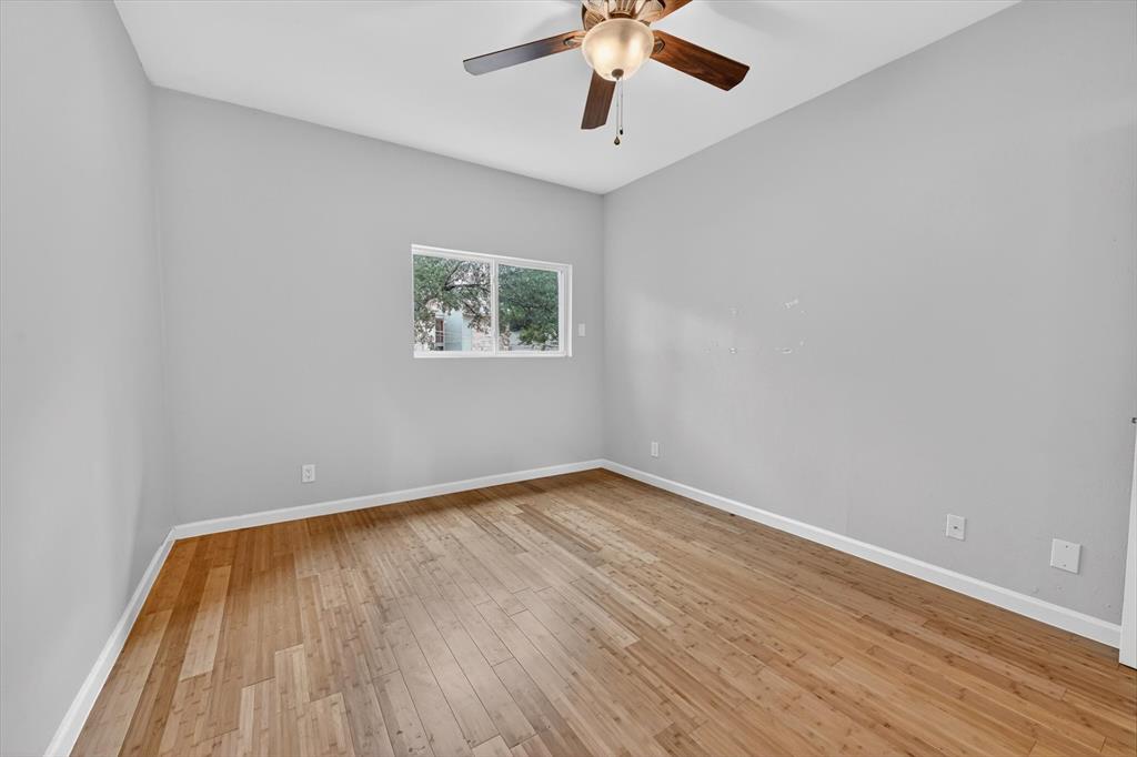 Woods On Park Lane Condos - Residential