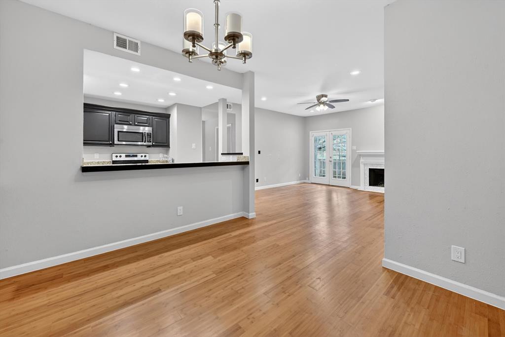 Woods On Park Lane Condos - Residential