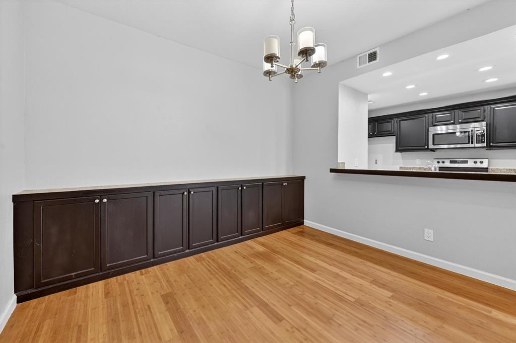 Woods On Park Lane Condos - Residential