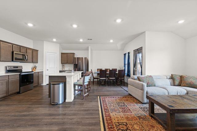 Magnolia Ph 8 - Residential