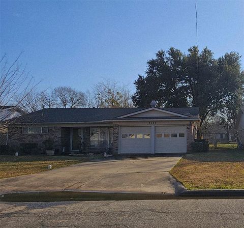 Photo of 3107 Eastland Avenue, Greenville, TX 75402 (MLS # 21159412)