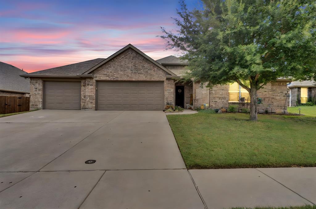 5822 Yellow Rose Court