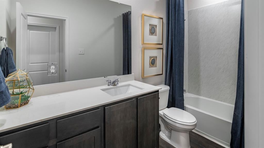 2245 Lasso Court