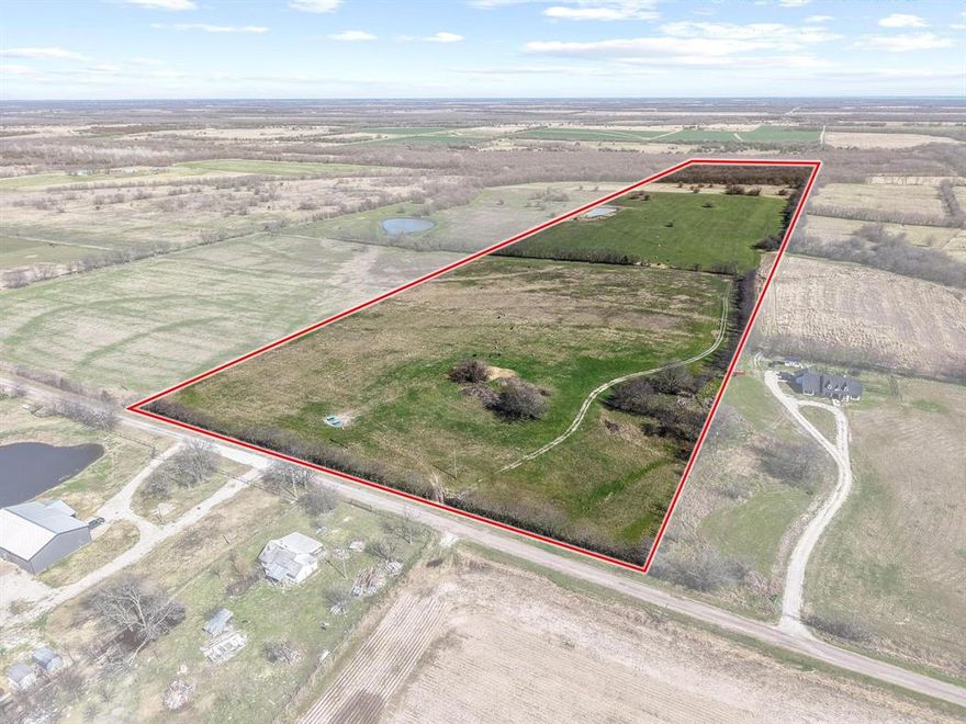 TBD County Road 4702 Commerce, TX

56-acre tract in Commerce, Texas currently under agricultural exemption and used for grazing and hay production.

This improved piece of land offers open pasture with the functionality today’s buyers are looking for. A water meter is already in place, and electric runs across the front of the property and a half-acre pond, giving you a head start on expanding an existing operation, building a homesite, or investing in land.