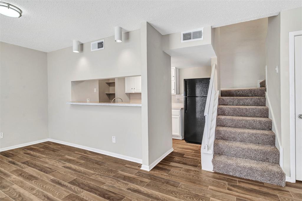 Springtree Crossing Condos - Residential