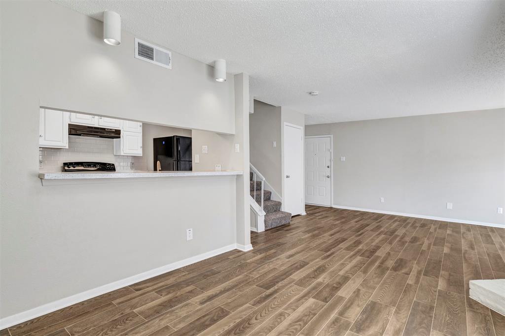 Springtree Crossing Condos - Residential