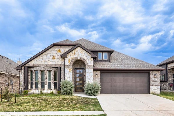 989 IMPERIAL EAGLE RD, ALVARADO, TX 76009 - Image c87295e7d6fdedb7e5efa4969ac3438f/1291973776