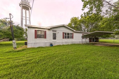 110 N 2nd Street Mount Calm TX 76673