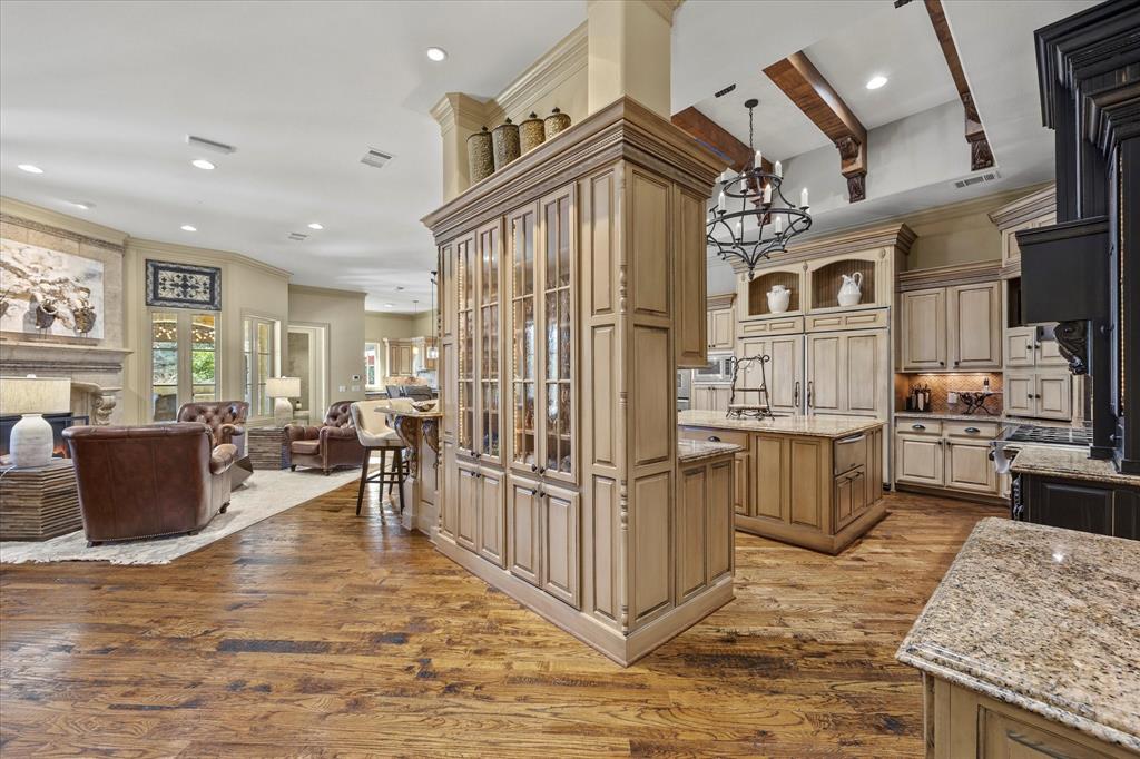 Las Lomas - Residential