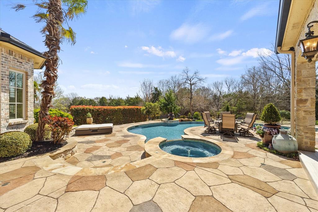 Las Lomas - Residential