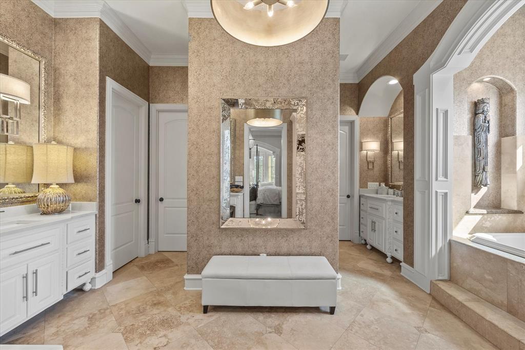 Las Lomas - Residential