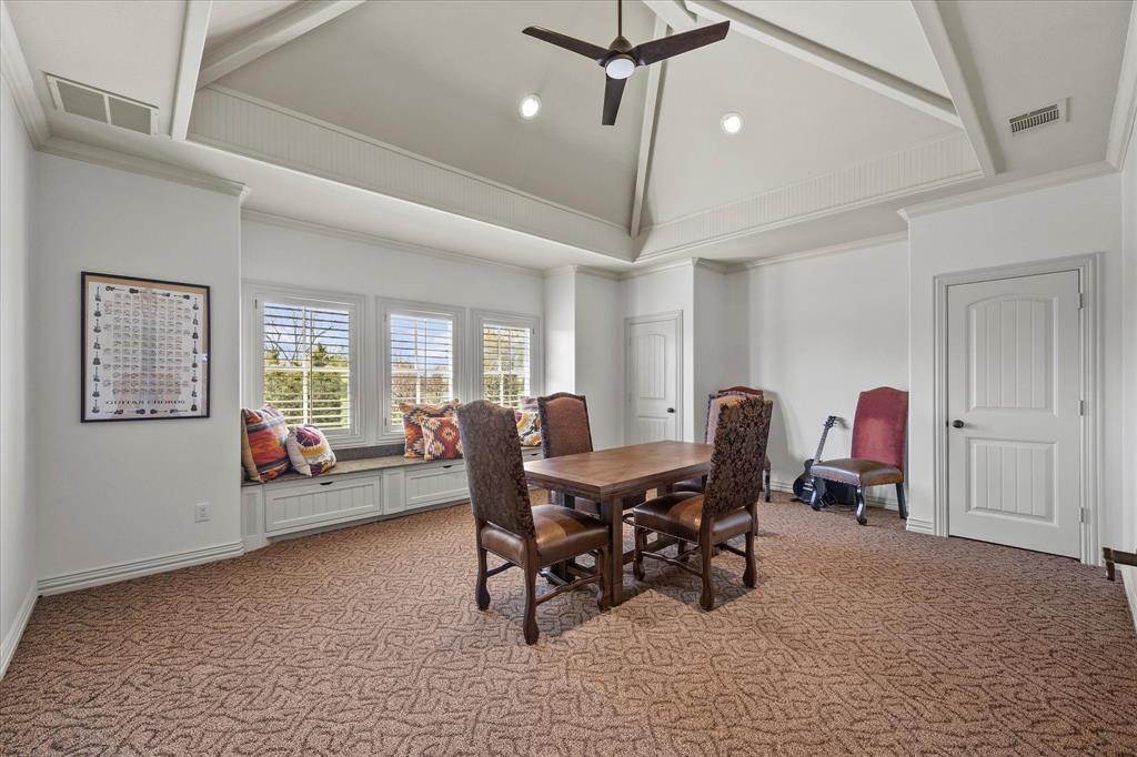 Las Lomas - Residential