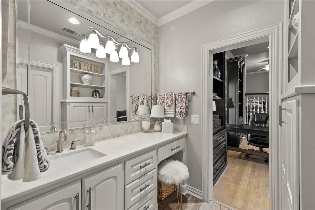 Las Lomas - Residential