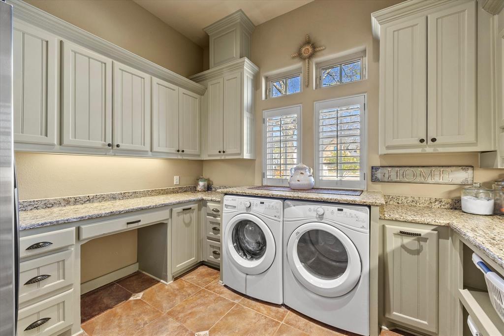 Las Lomas - Residential