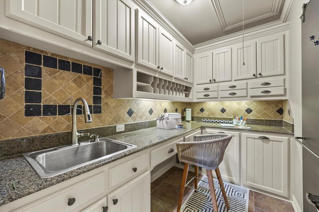 Las Lomas - Residential