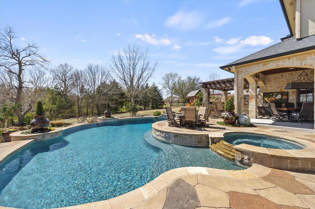 Las Lomas - Residential