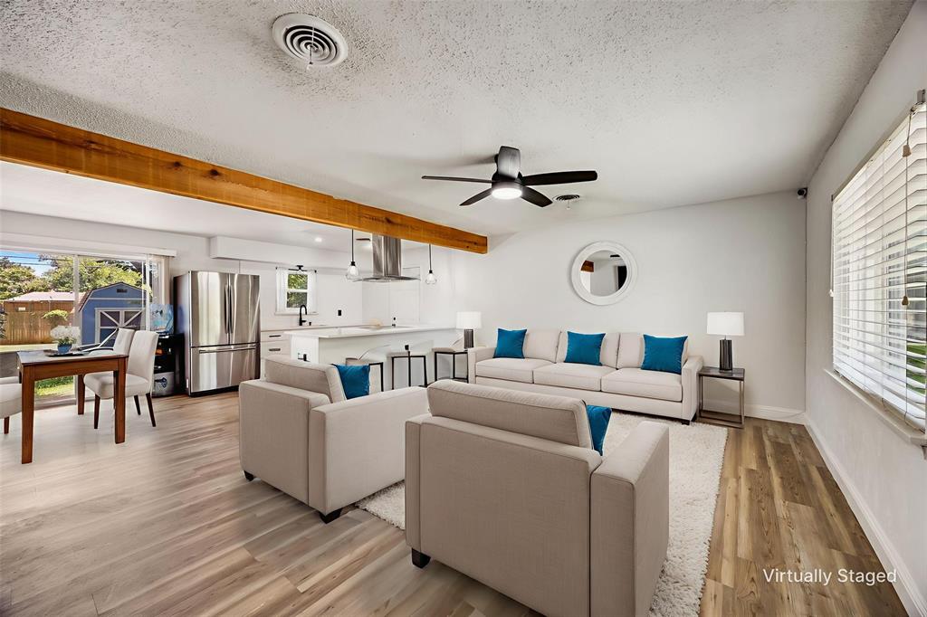 404 E Alexander Lane