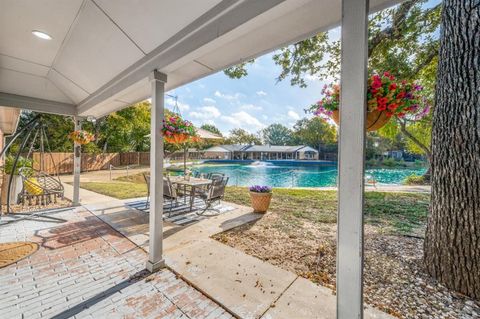 204 Pembrook Street Lake Dallas TX 75065