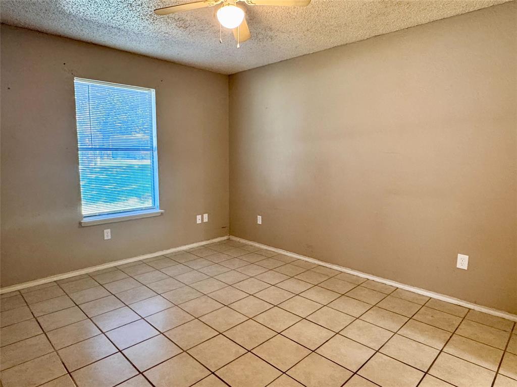 TWENTY OAKS ADDITION - Residential Lease