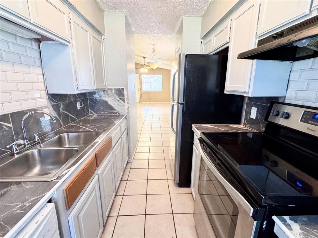 TWENTY OAKS ADDITION - Residential Lease