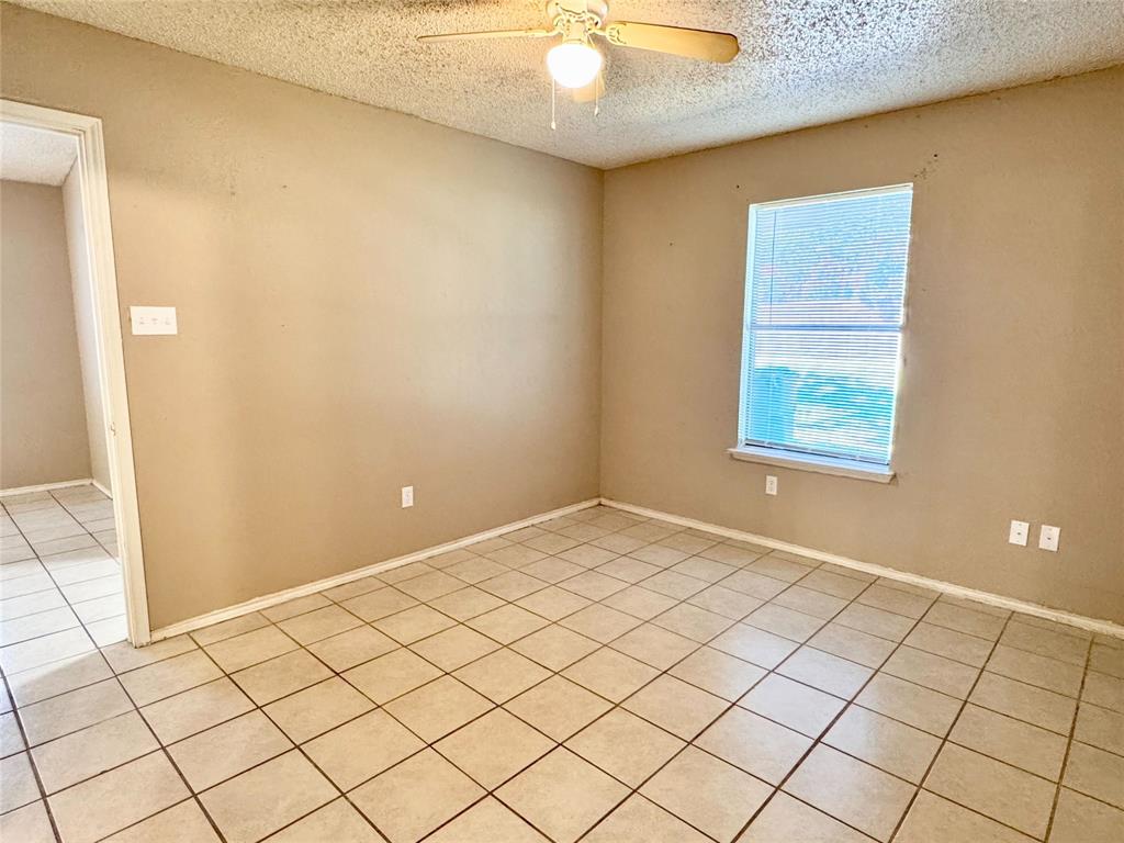 TWENTY OAKS ADDITION - Residential Lease