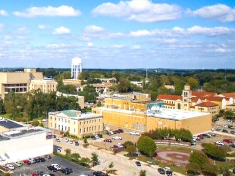 1121 Maple Street Longview TX 75602