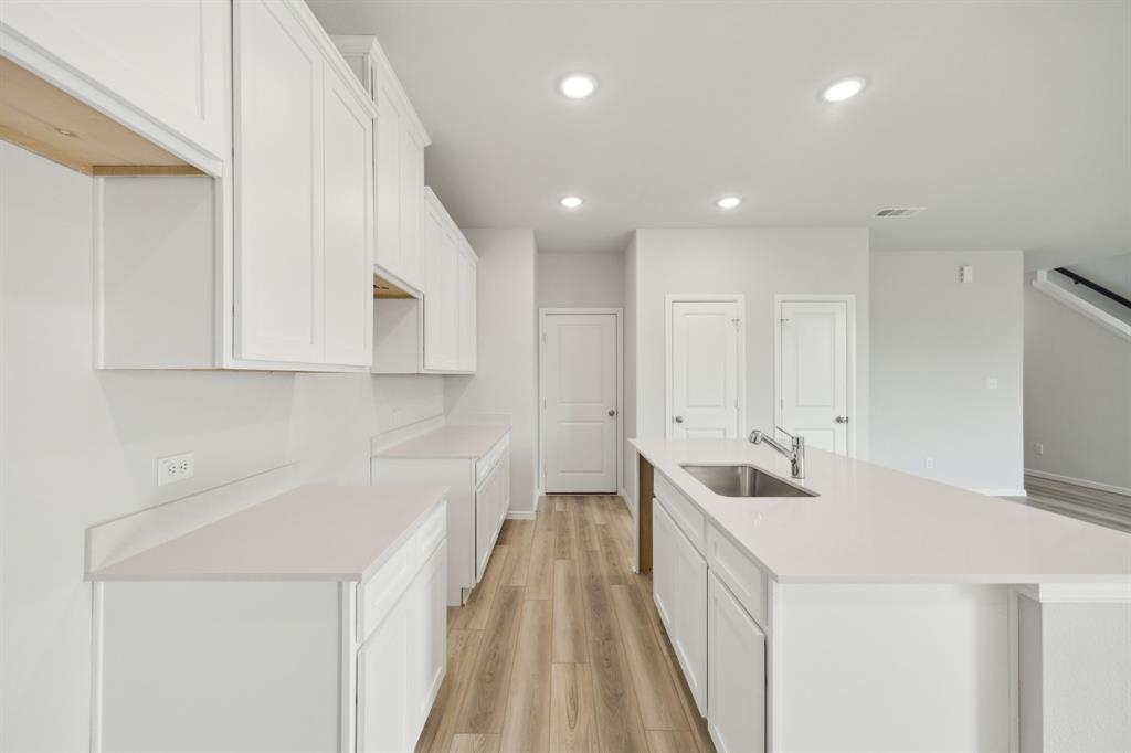 909 Santa Lucia Drive