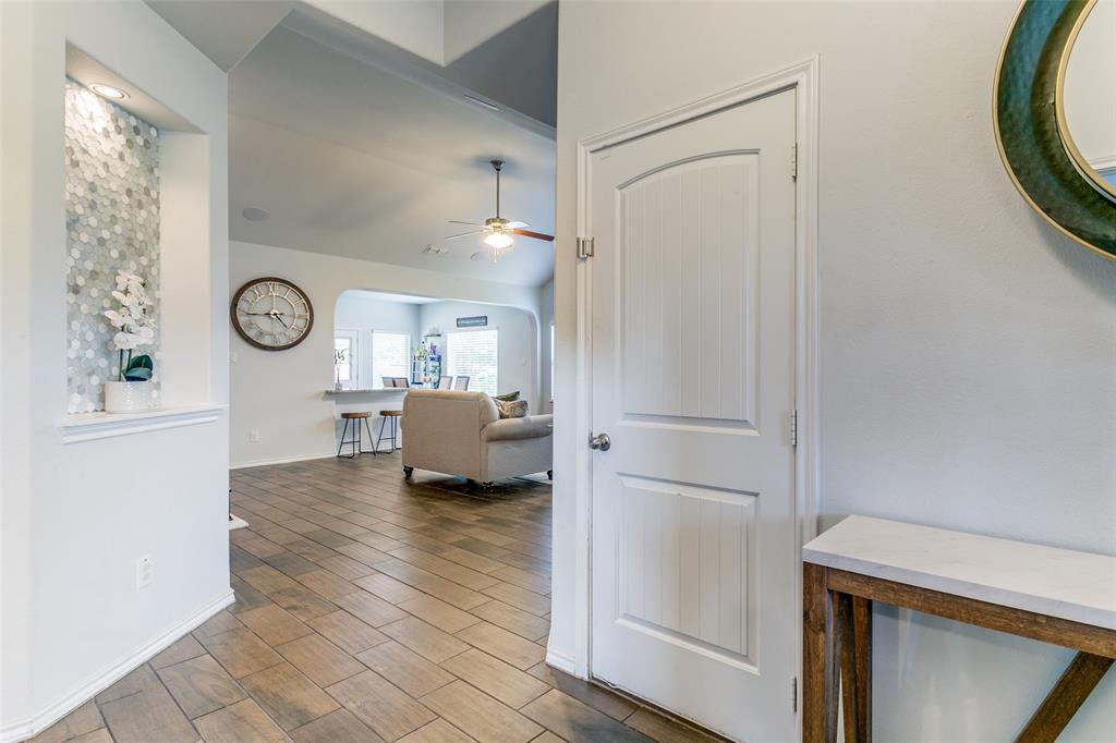 5901 Glenwood Drive