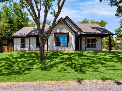 Photo of 52 Graves Circle, Pottsboro, TX 75076 (MLS # 21372532)