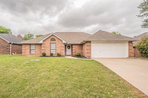 117 Downwood Drive Burleson TX 76028