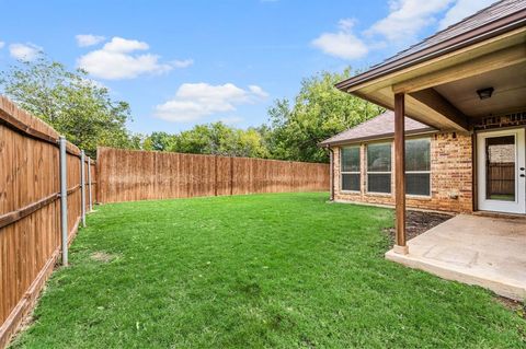 Tiny photo for 612 Ravenwood Drive, Saginaw, TX 76179 (MLS # 21098859)