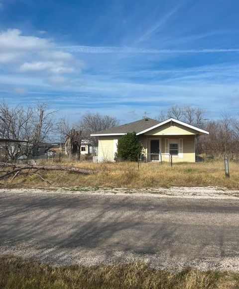 1208 Mancil Avenue Cisco TX 76437
