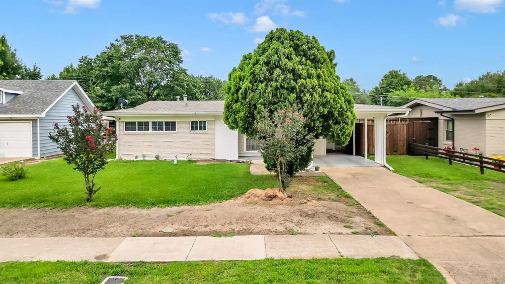 1614 Briarwood Lane