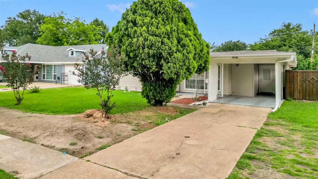 1614 Briarwood Lane