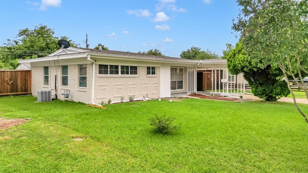 1614 Briarwood Lane