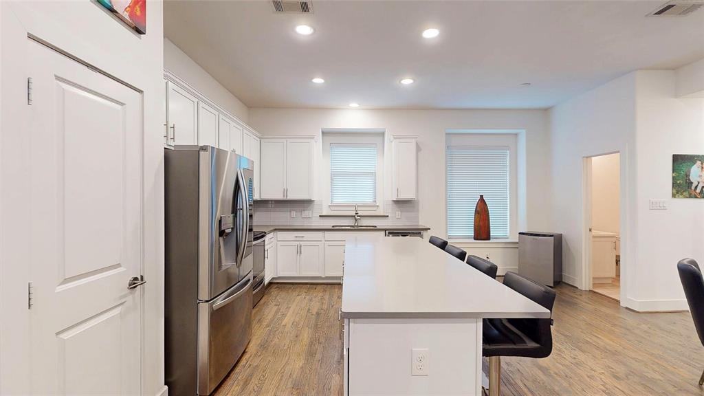 Bryan Pkwy Condos Bldg 5811 - Residential