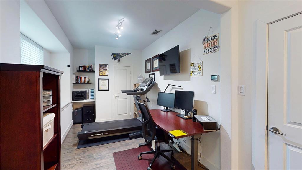 Bryan Pkwy Condos Bldg 5811 - Residential