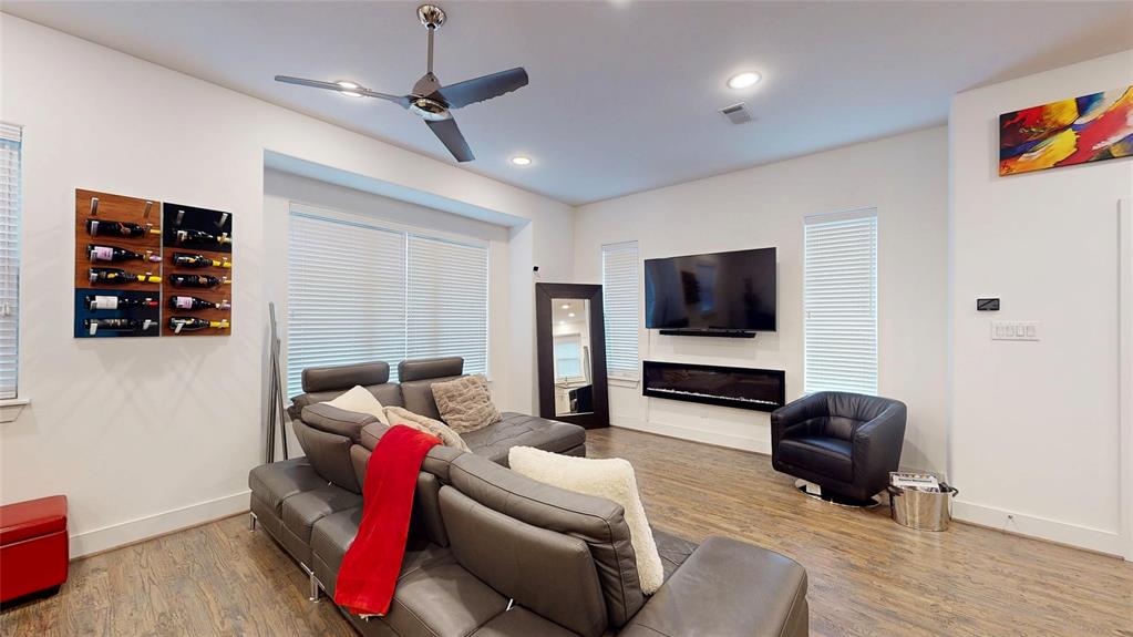 Bryan Pkwy Condos Bldg 5811 - Residential