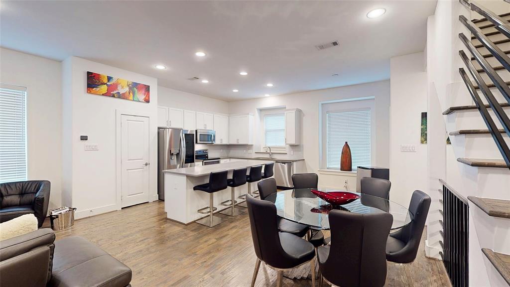 Bryan Pkwy Condos Bldg 5811 - Residential