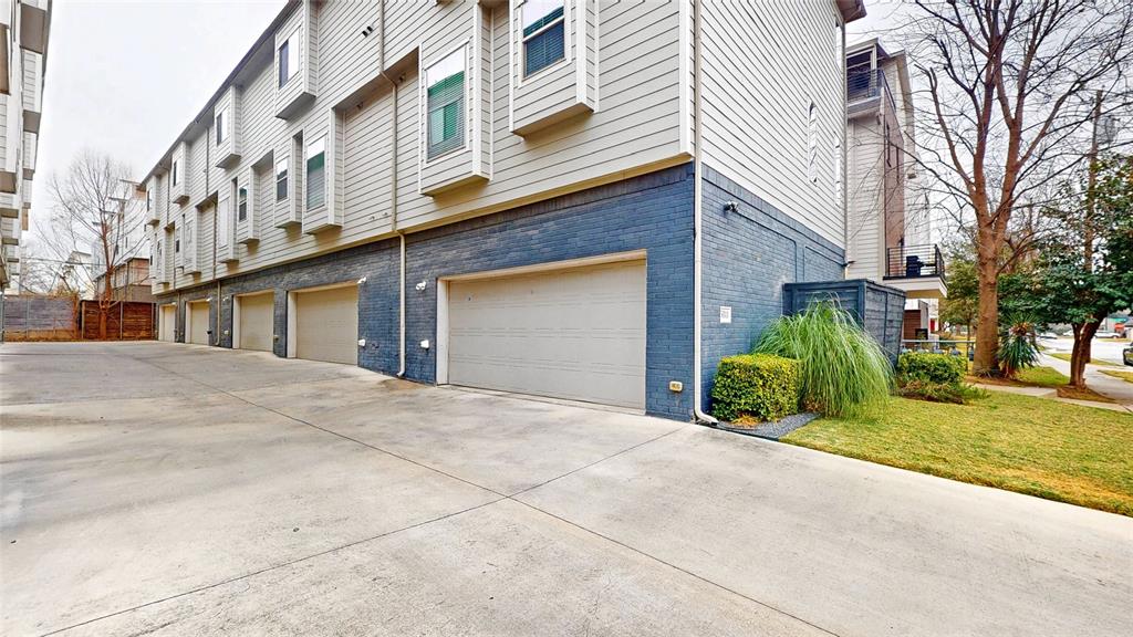 Bryan Pkwy Condos Bldg 5811 - Residential